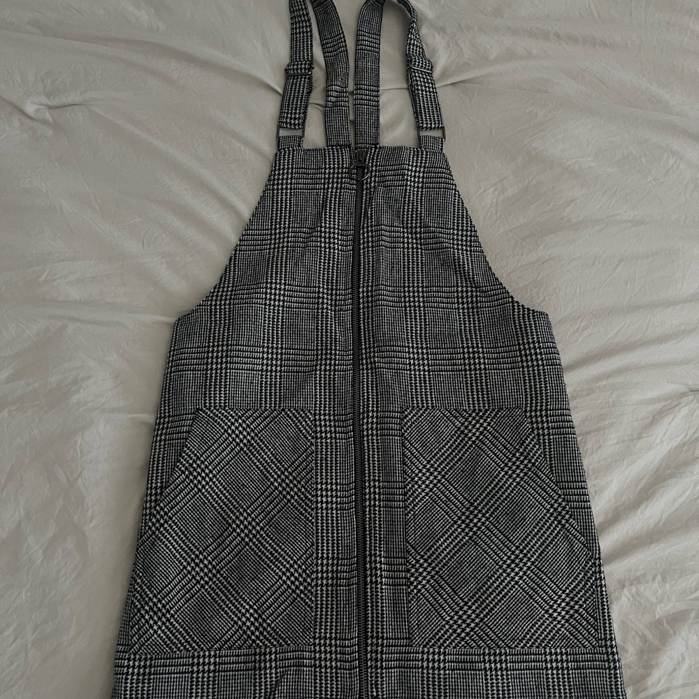 Forever 21 Black and White Halter Sheath Dress